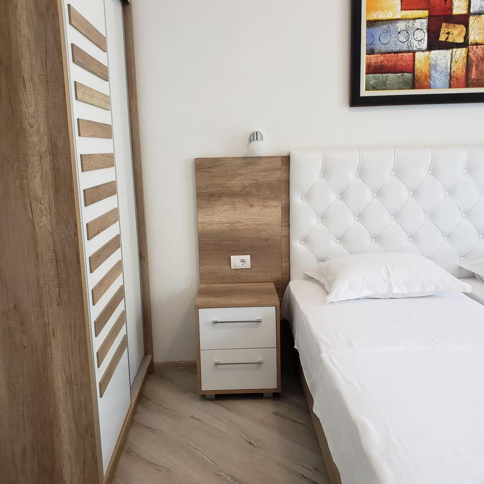 Green Hill Apartments Ulcinj Bilik gambar