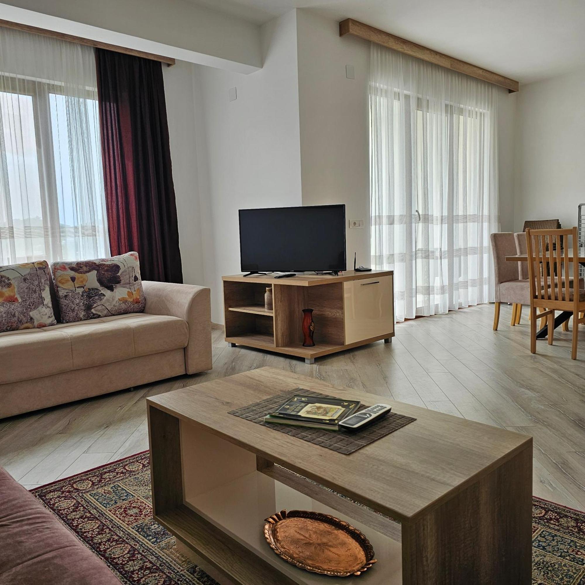 Green Hill Apartments Ulcinj Bilik gambar