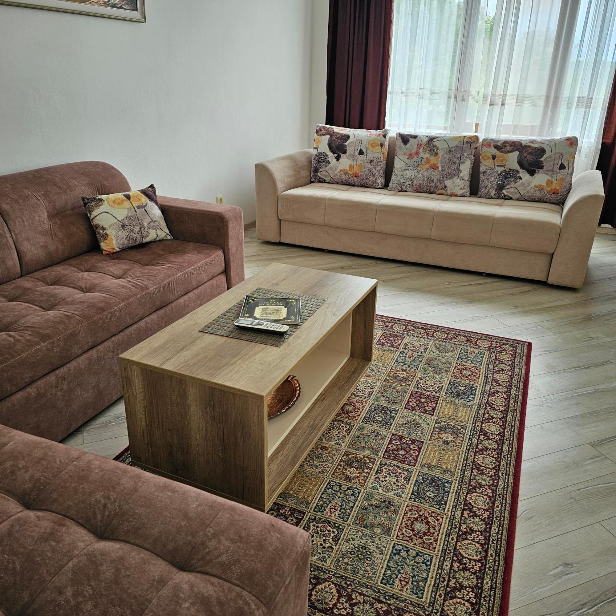 Green Hill Apartments Ulcinj Bilik gambar