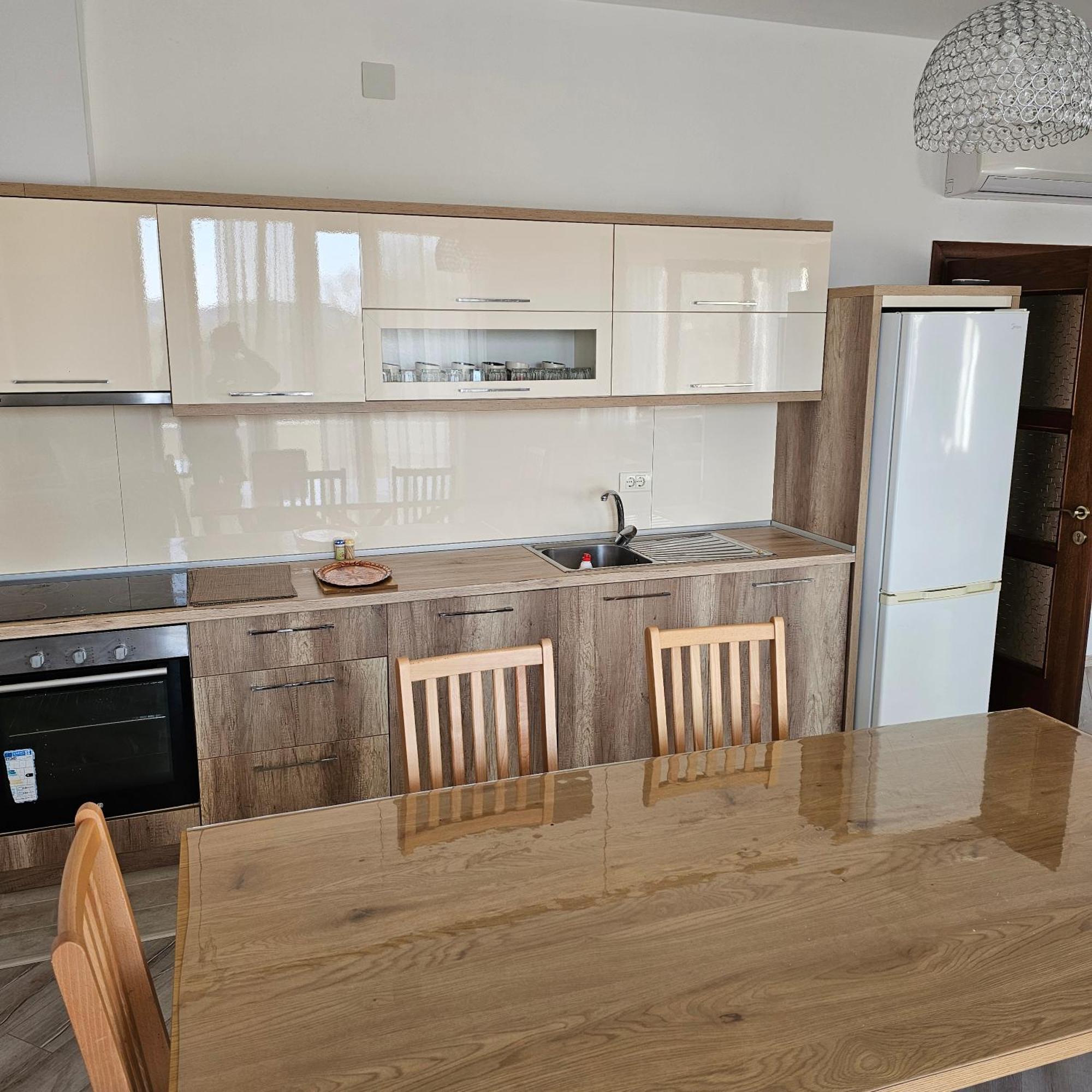 Green Hill Apartments Ulcinj Bilik gambar
